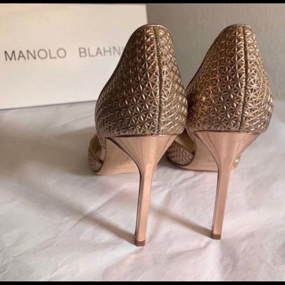 Manolo Blahnik Gold Textured Pump 8.5 US π - Picture 4 of 9
